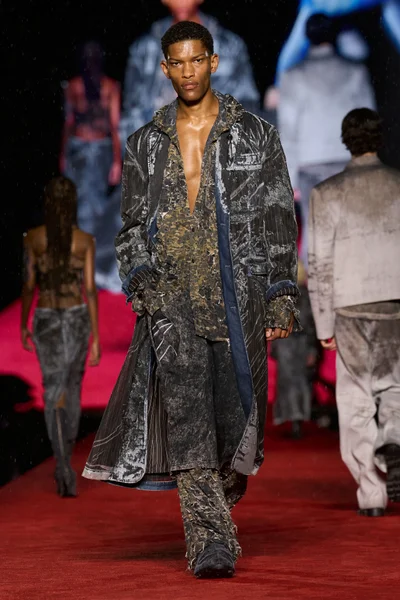Look 25